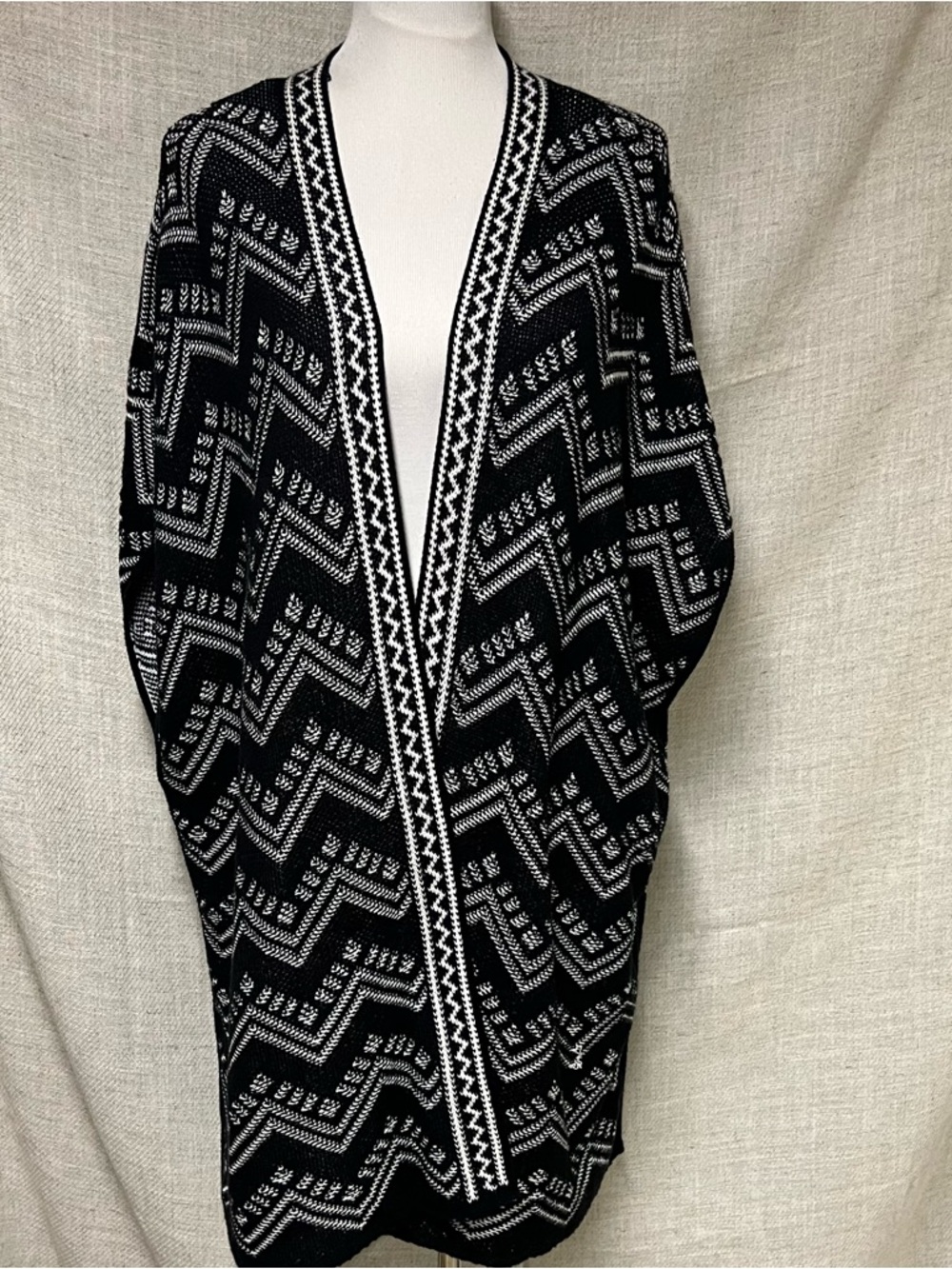 eight eight eight Black & White Patterned Open Cardigan